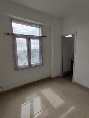 Room in 4 BHK Apartment at Tulip Purple, Sector 69 – for Rent