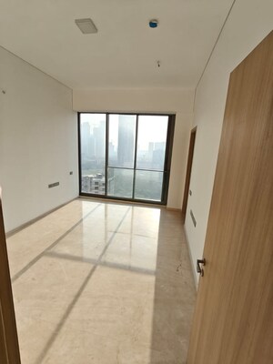 Room in 4 BHK Apartment at Rustomjee Crown, Prabhadevi – for Rent