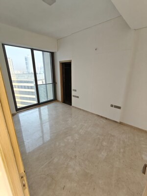 Room in 4 BHK Apartment at Rustomjee Crown, Prabhadevi – for Rent