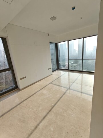 Room in 4 BHK Apartment at Rustomjee Crown, Prabhadevi – for Rent