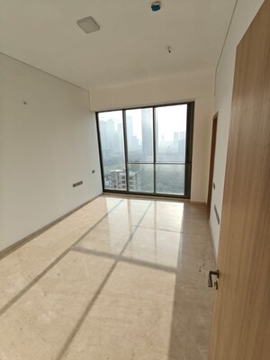 Room in 4 BHK Apartment at Rustomjee Crown, Prabhadevi – for Rent