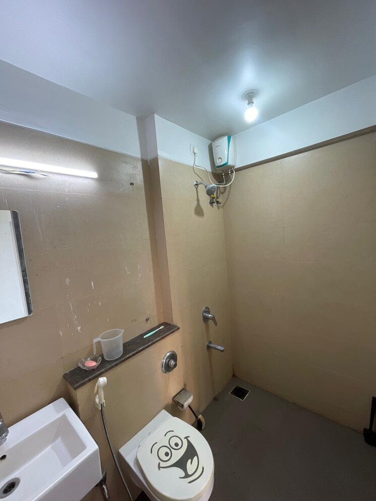 Bathroom, chandivali Pg For Boys & Girls In Chandivali 9467715
