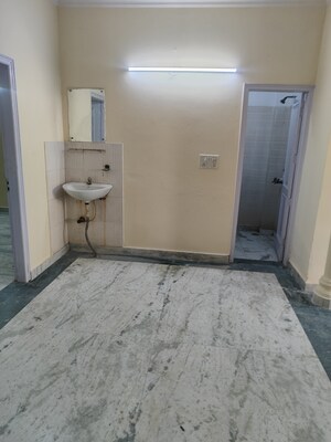 Room in 2.5 BHK Villa at RWA Apartments Sector 20, Sector 20 – for Rent