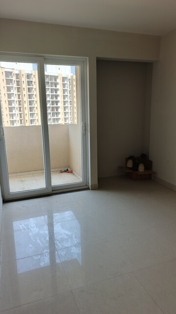 Room in 2 BHK Apartment at Tata Eureka Park, Sector 150 – for Rent