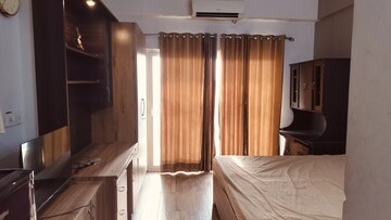 Bedroom in 1 BHK Apartment at Paramount Golfforeste, Zeta I Greater Noida – for Rent