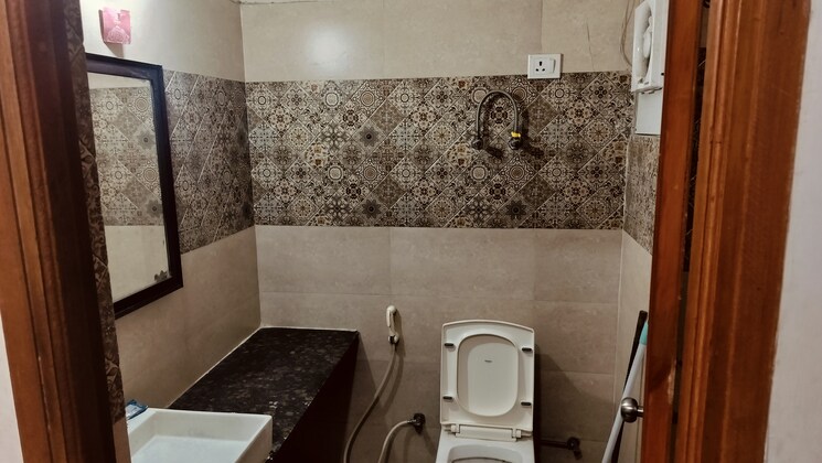 Bathroom, paramount-golfforeste 1 Bedroom 435 Sq.Ft. Apartment In Zeta I Greater Noida Greater Noida 9467735