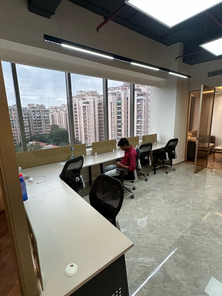 Team Area, spaze-itech-park Commercial Office Space 1050 Sq.Ft. In Sispal Vihar Gurgaon 9467752