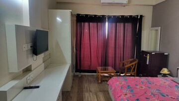 Bedroom in 1 BHK Apartment at Paramount Golfforeste, Zeta I Greater Noida – for Rent