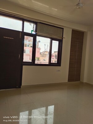 Room in 1 BHK Builder Floor at Chattarpur – for Rent