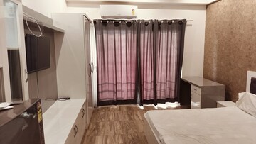 Bedroom in 1 BHK Apartment at Paramount Golfforeste, Zeta I Greater Noida – for Rent