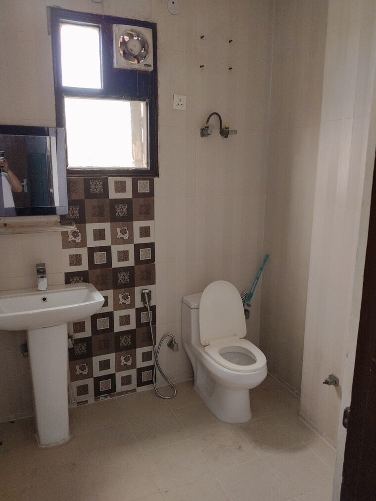 Bathroom, saket 4 Bedroom 1800 Sq.Yd. Builder Floor In Saket Delhi 9467801