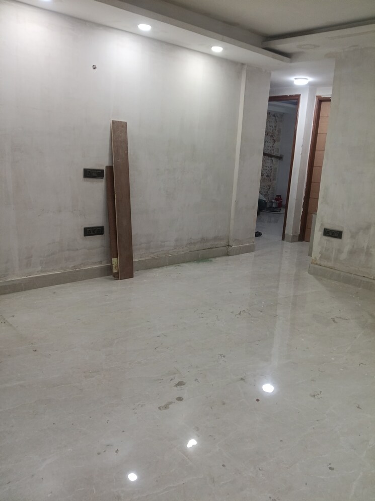 Room, sultanpur 3 Bedroom 1200 Sq.Ft. Builder Floor In Sultanpur Delhi 9467795