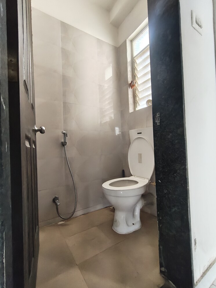 Bathroom, bella-casa 1 Bedroom 600 Sq.Ft. Apartment In Kharadi Pune 9467857