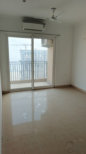 Room in 3.5 BHK Apartment at ATS Homekraft Pious Hideaways, Sector 150 – for Rent