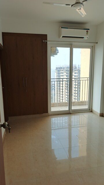 Room in 3.5 BHK Apartment at ATS Homekraft Pious Hideaways, Sector 150 – for Rent