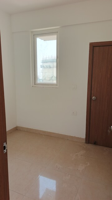 Room in 3.5 BHK Apartment at ATS Homekraft Pious Hideaways, Sector 150 – for Rent