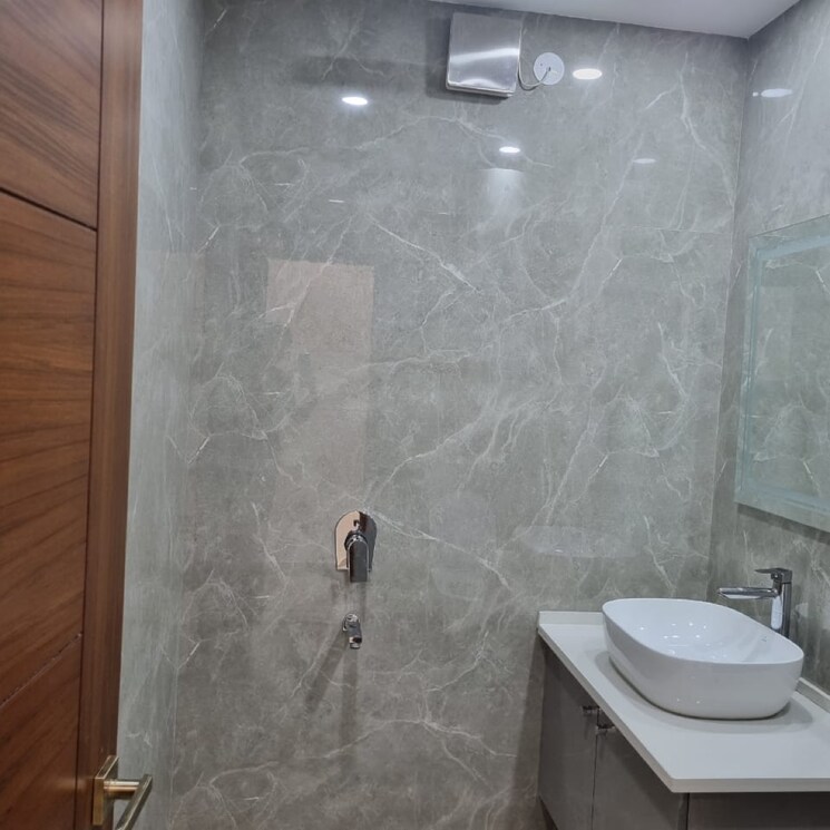 Bathroom, lajpat nagar 2 Bedroom 900 Sq.Ft. Independent House In Lajpat Nagar Delhi 9467831