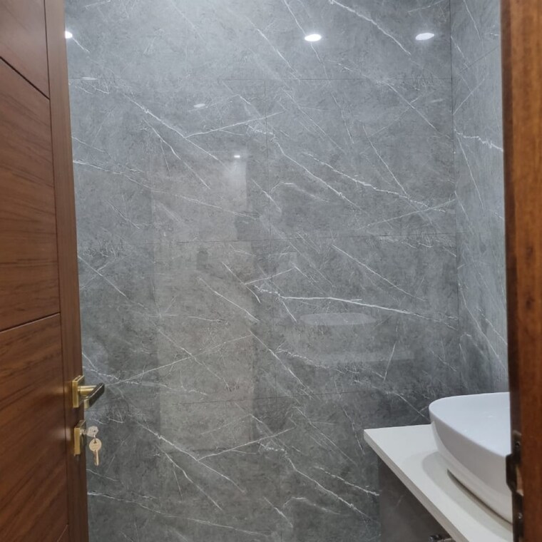 Bathroom, lajpat nagar 2 Bedroom 900 Sq.Ft. Independent House In Lajpat Nagar Delhi 9467831