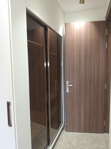 Furnished Amenities in 3.5 BHK Builder Floor at BPTP The Oval, Sector 70a – for Sale