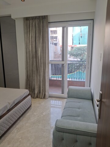 Kitchen in 3.5 BHK Builder Floor at BPTP The Oval, Sector 70a – for Sale