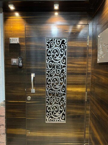 Parking in 2 BHK Apartment at Santacruz West – for Rent