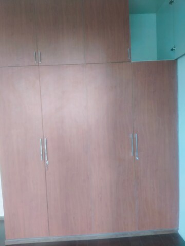 Furnished Amenities in 4 BHK Apartment at DLF Westend Heights, Sector 53 – for Sale