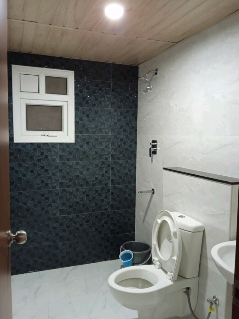 Bathroom, prestige-park-square 2 Bedroom 1150 Sq.Ft. Apartment In Bannerghatta Road Bangalore 9467785