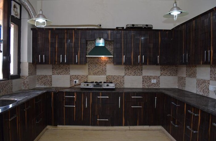 Kitchen, sushant lok i 6+ Bedroom 300 Sq.Yd. Independent House In Sushant Lok I Gurgaon 9467915