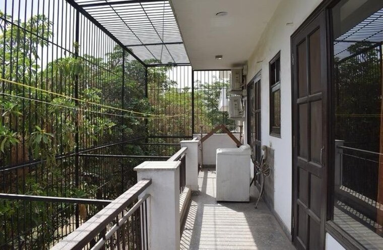 Balcony, sushant lok i 6+ Bedroom 300 Sq.Yd. Independent House In Sushant Lok I Gurgaon 9467915