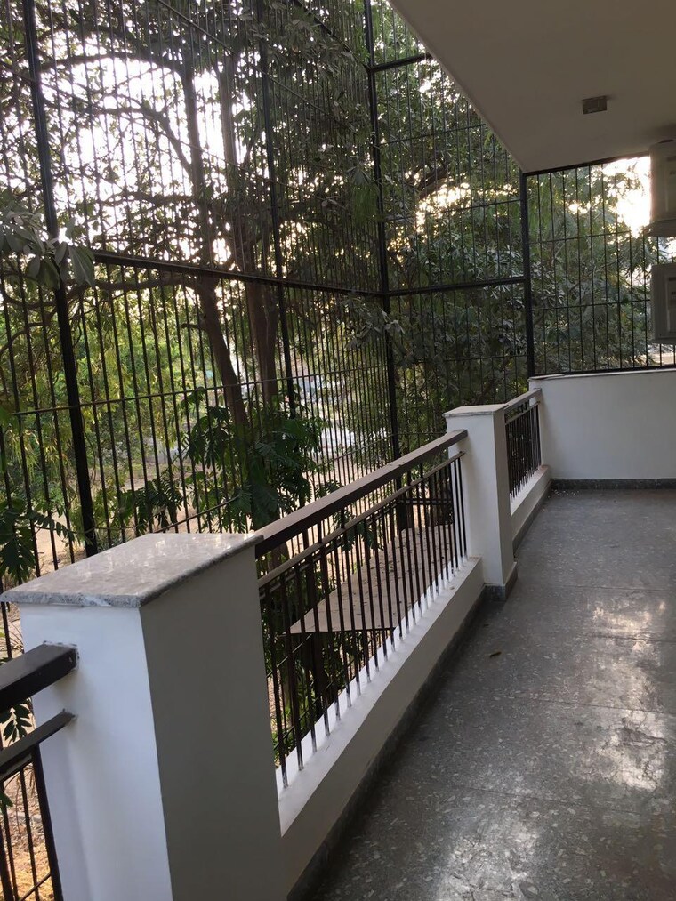 Balcony, sushant lok i 6+ Bedroom 300 Sq.Yd. Independent House In Sushant Lok I Gurgaon 9467915