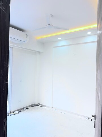 Room in 2 BHK Builder Floor at Smart World Gems, Sector 89 – for Sale