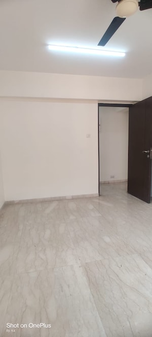 Room in 2 BHK Apartment at K Raheja Vihar, Powai – for Rent