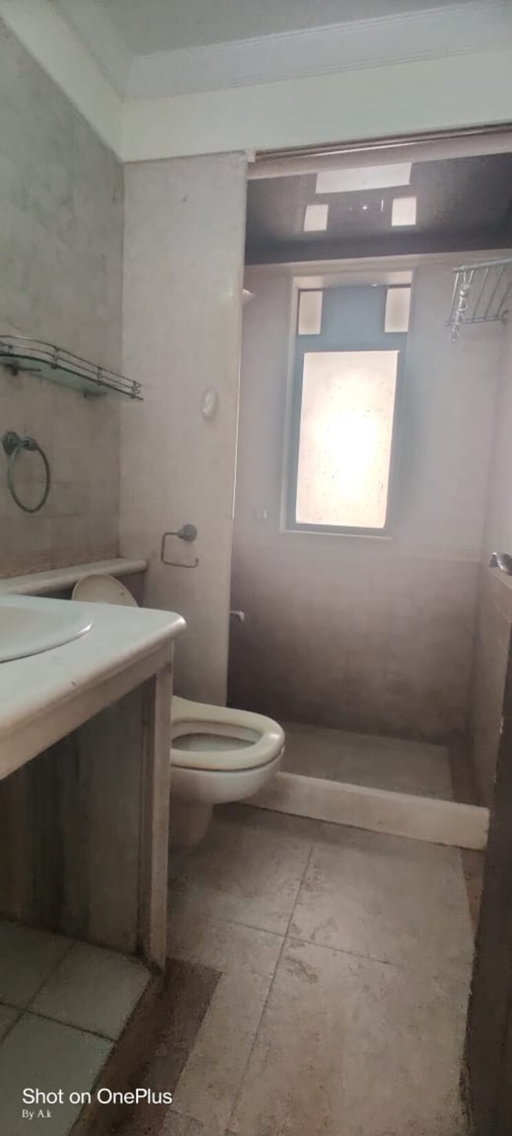 Bathroom, k-raheja-vihar 2 Bedroom 1025 Sq.Ft. Apartment In Powai Mumbai 9467933