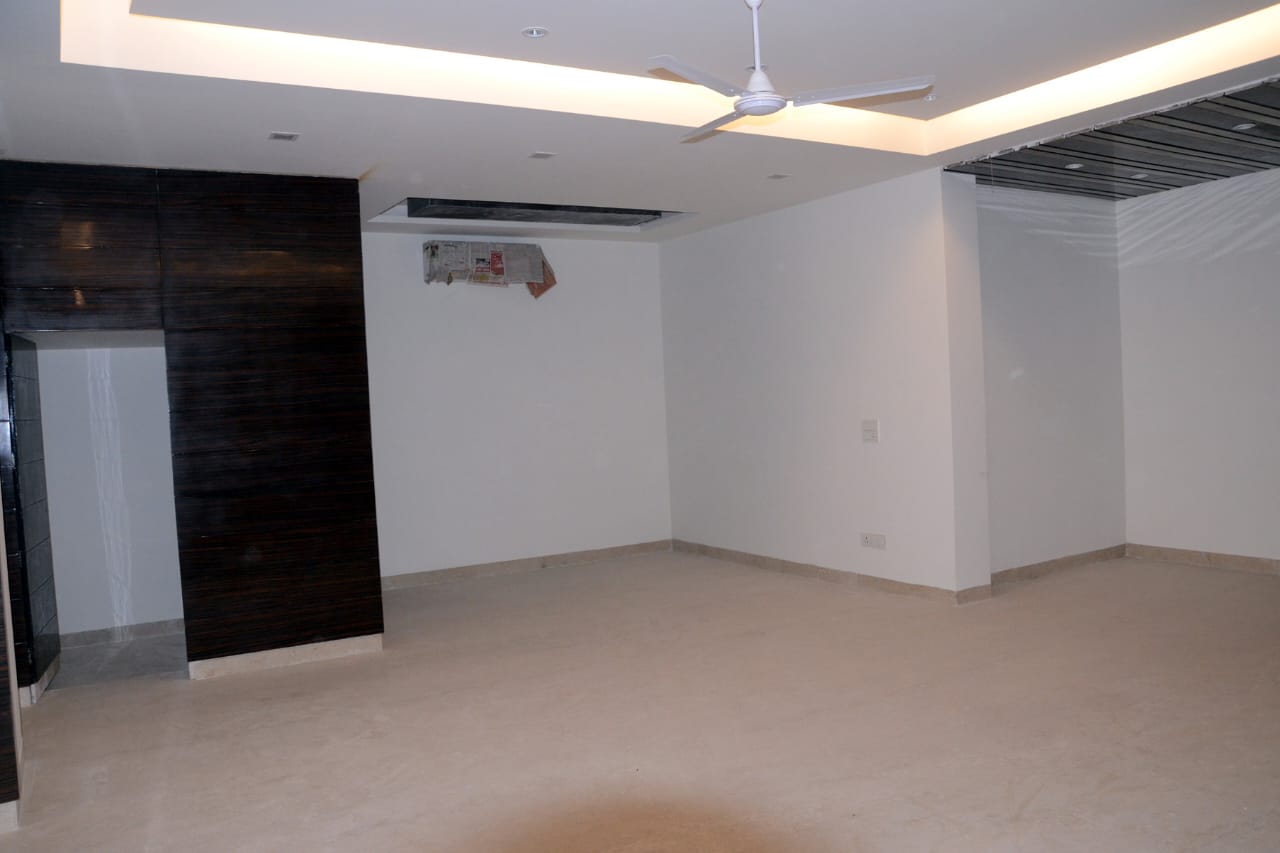 6+ BHK Villa For Sale in DLF City Phase IV