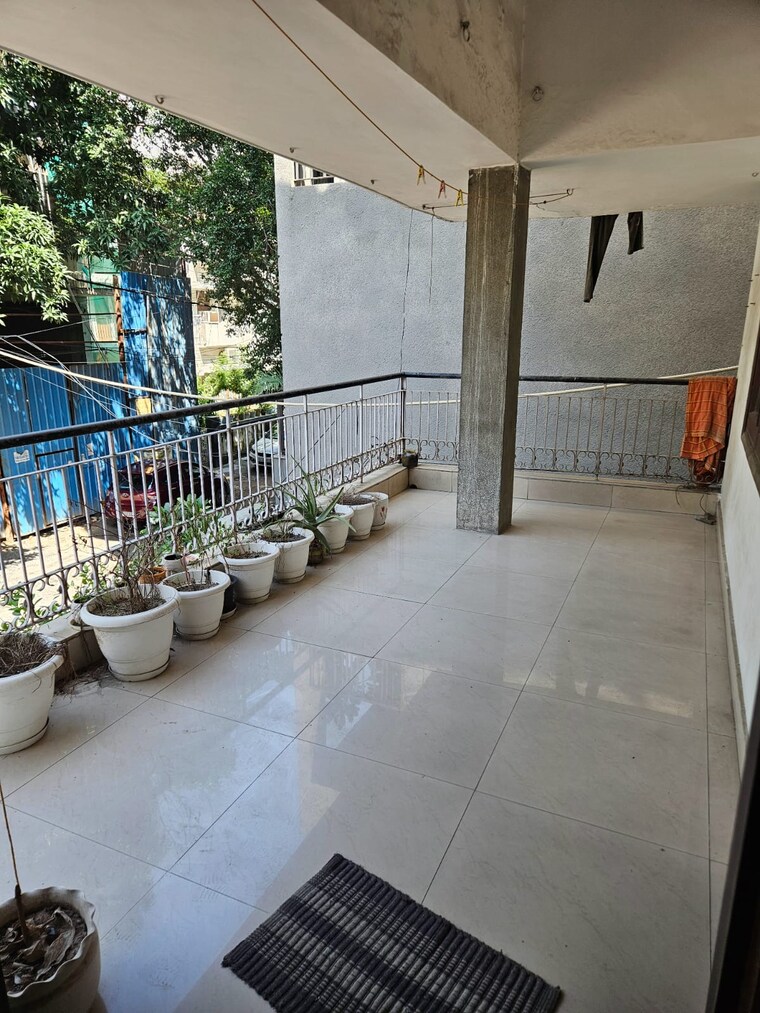 Balcony, green park 4 Bedroom 311 Sq.Yd. Builder Floor In Green Park Delhi 9467960