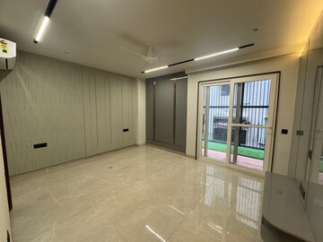 Room in 4 BHK Builder Floor at Ansal Sushant Apartments, Sushant Lok I – for Sale