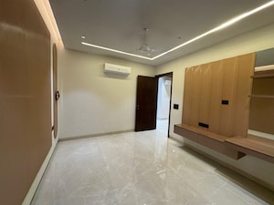 Room in 4 BHK Builder Floor at Ansal Sushant Apartments, Sushant Lok I – for Sale