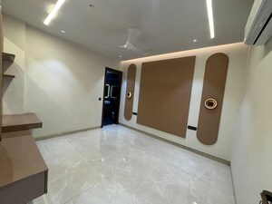 Room in 4 BHK Builder Floor at Ansal Sushant Apartments, Sushant Lok I – for Sale