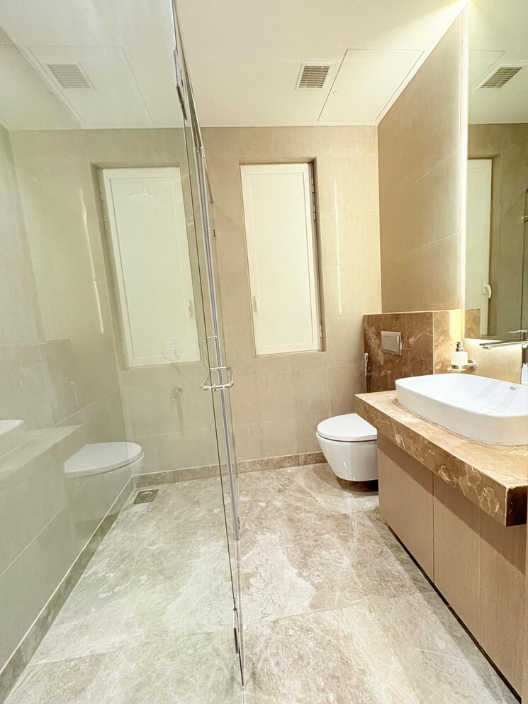 Bathroom, indiabulls-blu 3 Bedroom 1050 Sq.Ft. Apartment In Worli Mumbai 9467945