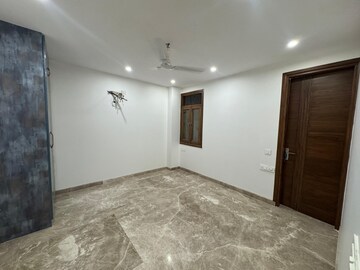 Room in 4 BHK Builder Floor at Ansal Sushant Lok I, Sector 43 – for Sale