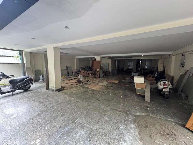  Parking, ansal-sushant-lok-i 4 Bedroom 300 Sq.Yd. Builder Floor In Sector 43 Gurgaon 9467997