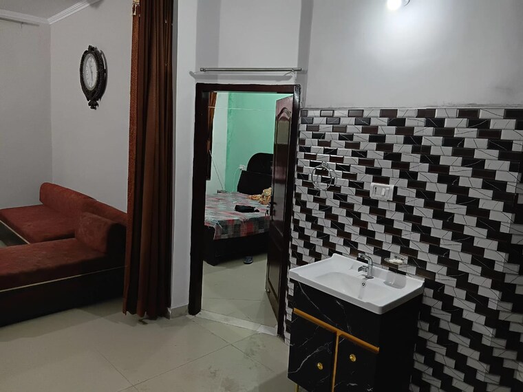 Master Bedroom, prem-satyam-swastik-apartment 3 Bedroom 1555 Sq.Ft. Apartment In Patiala Road Zirakpur 9468005