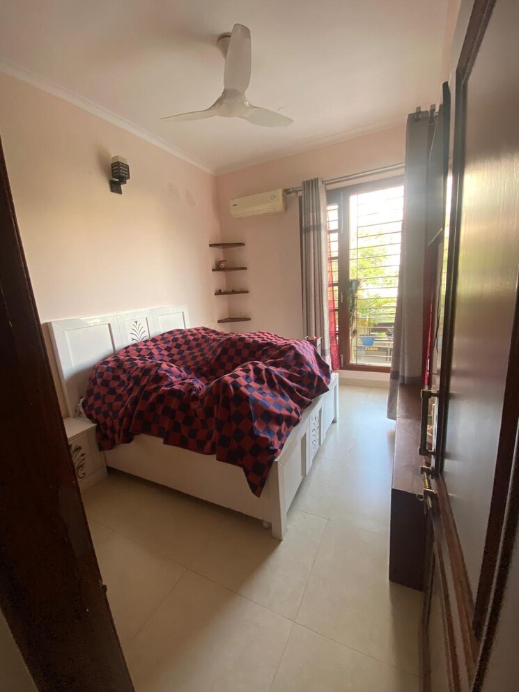 Bedroom, sector 6 6+ Bedroom 4000 Sq.Ft. Independent House In Sector 6 Panchkula 9468131