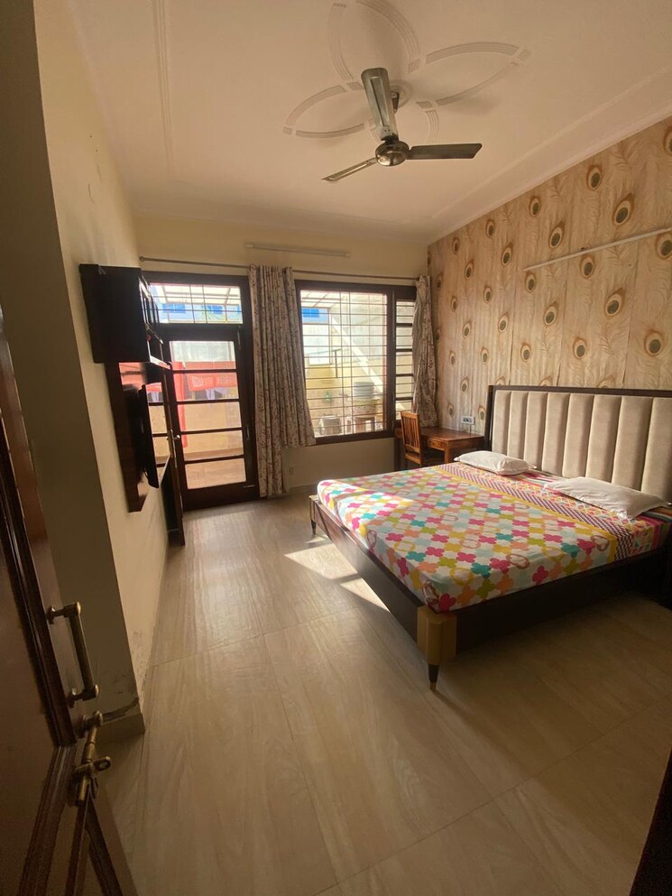 Bedroom, sector 6 6+ Bedroom 4000 Sq.Ft. Independent House In Sector 6 Panchkula 9468131