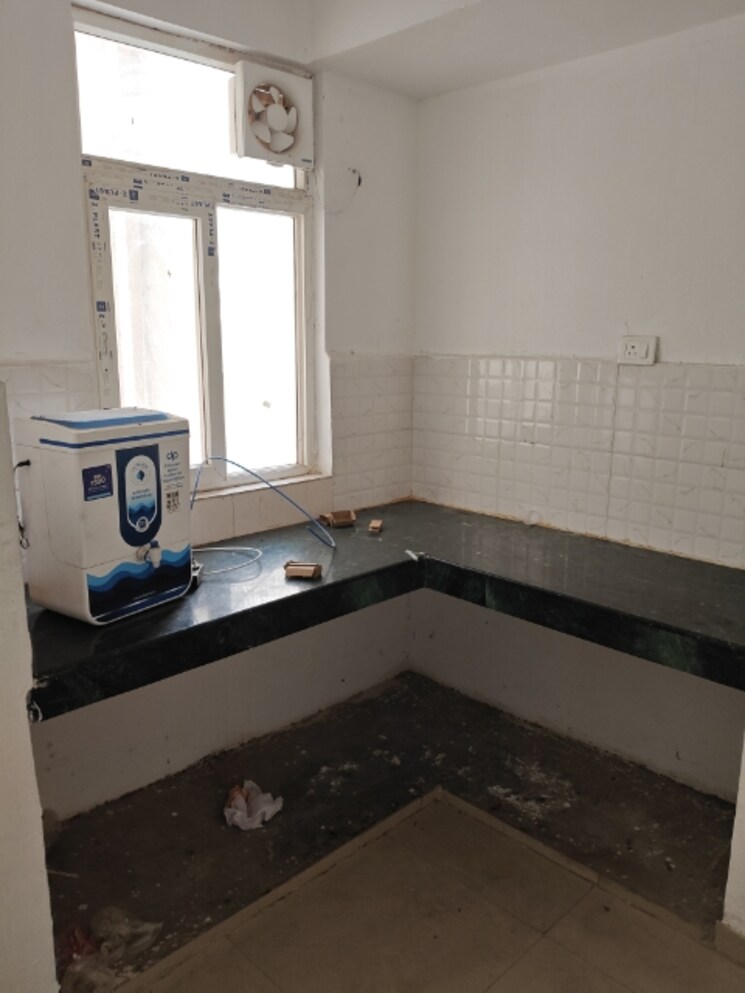 Kitchen, shree-vardhman-green-court 2 Bedroom 626 Sq.Ft. Apartment In Sector 90 Gurgaon 9468123