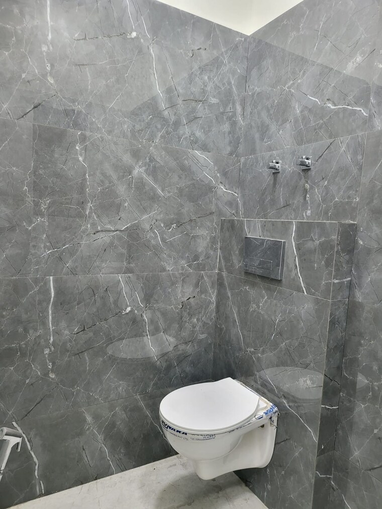 Bathroom, hiranandani-estate-chelsea 2.5 Bedroom 1150 Sq.Ft. Apartment In Ghodbunder Road Thane 9468085