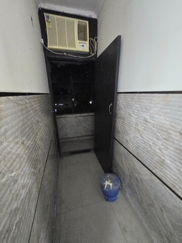 Bedroom in 1.5 BHK Apartment at Lajpat Nagar 4 – for Rent