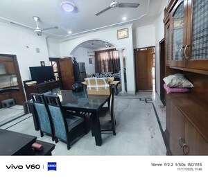 Master Bedroom in 3 BHK Independent House at RWA Apartments Sector 52, Sector 52 – for Rent