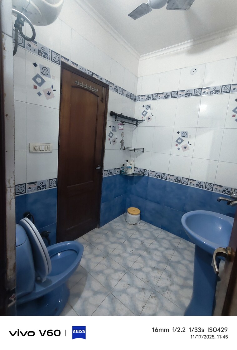 Bathroom, rwa-apartments-sector-52 3 Bedroom 200 Sq.Mt. Independent House In Sector 52 Noida 9468098
