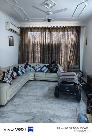 Parking in 3 BHK Independent House at RWA Apartments Sector 52, Sector 52 – for Rent